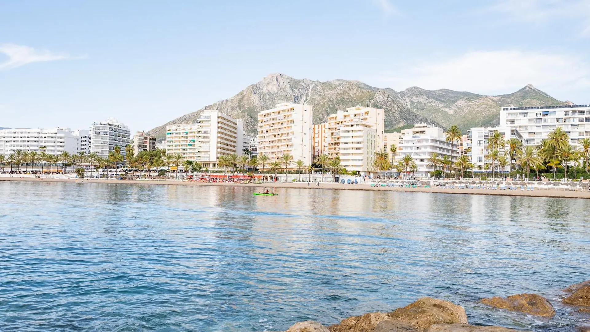 Marbella Center Bechfront 4 Persons Apartment