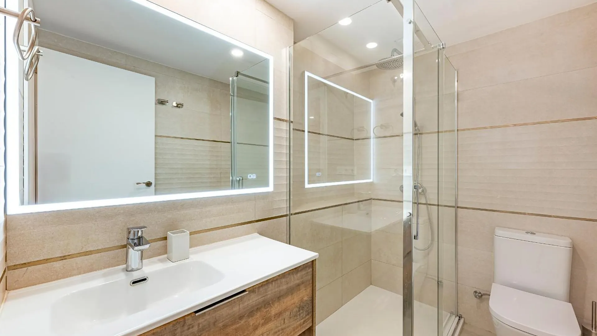 Marbella Center Bechfront 4 Persons Apartment 0*,