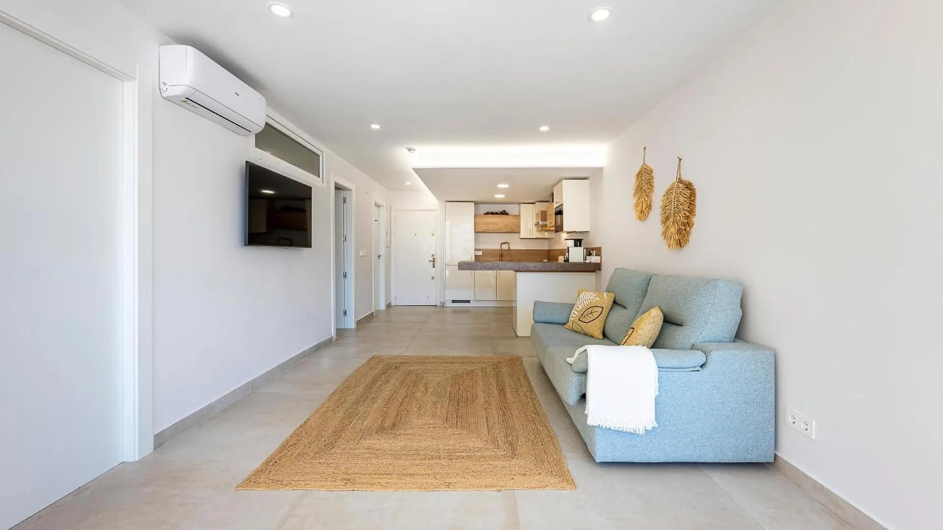 Marbella Center Bechfront 4 Persons Apartment
